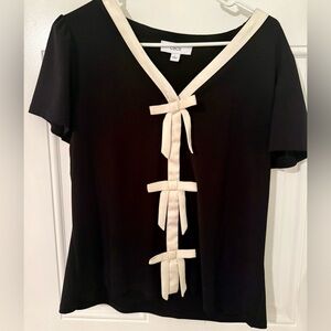 CeCe Black Short-Sleeve Top with Cream Trim and Bow Front